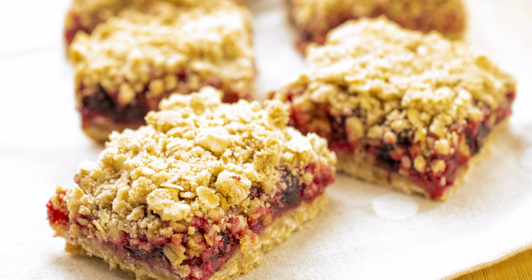 The Baking Life - Berry Crumble Bake
